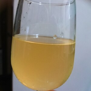 カモミールティー・オレンジの絞り汁